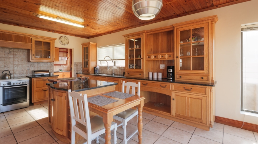 5 Bedroom Property for Sale in Oceanview Heights Western Cape